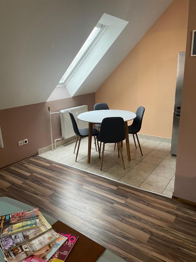Palank Apartman Mosonmagyaróvár Exterior foto