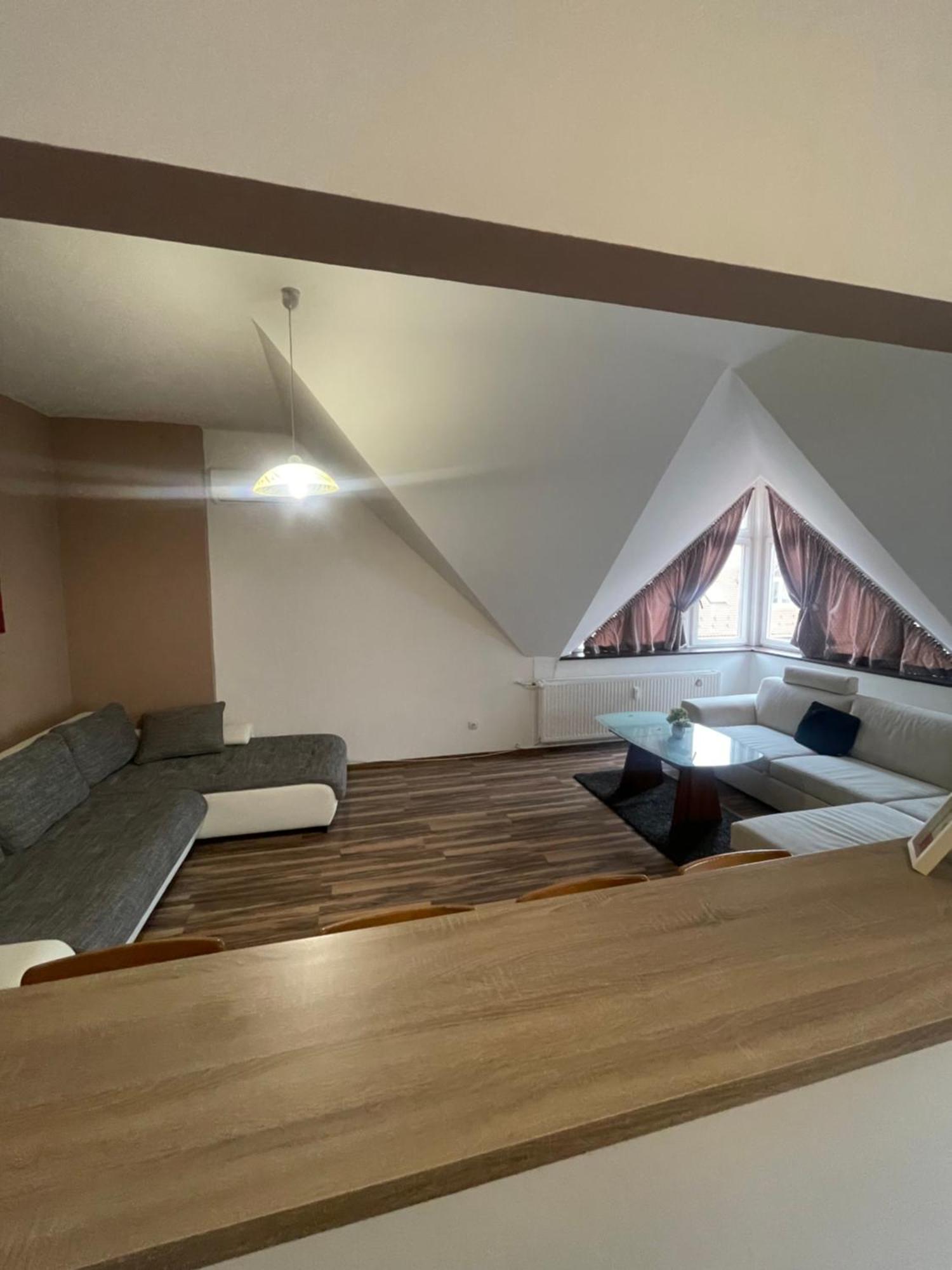 Palank Apartman Mosonmagyaróvár Exterior foto