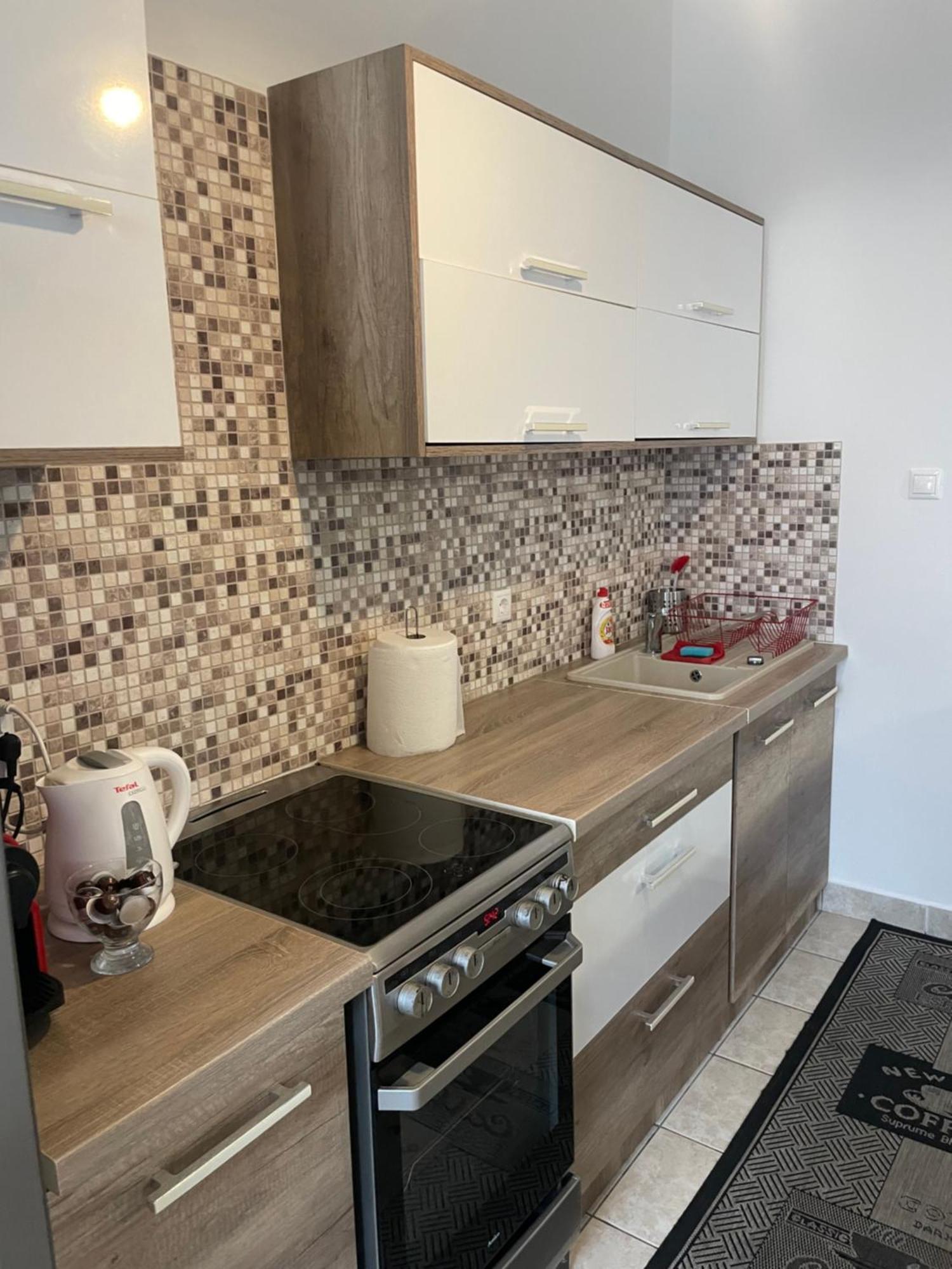 Palank Apartman Mosonmagyaróvár Exterior foto