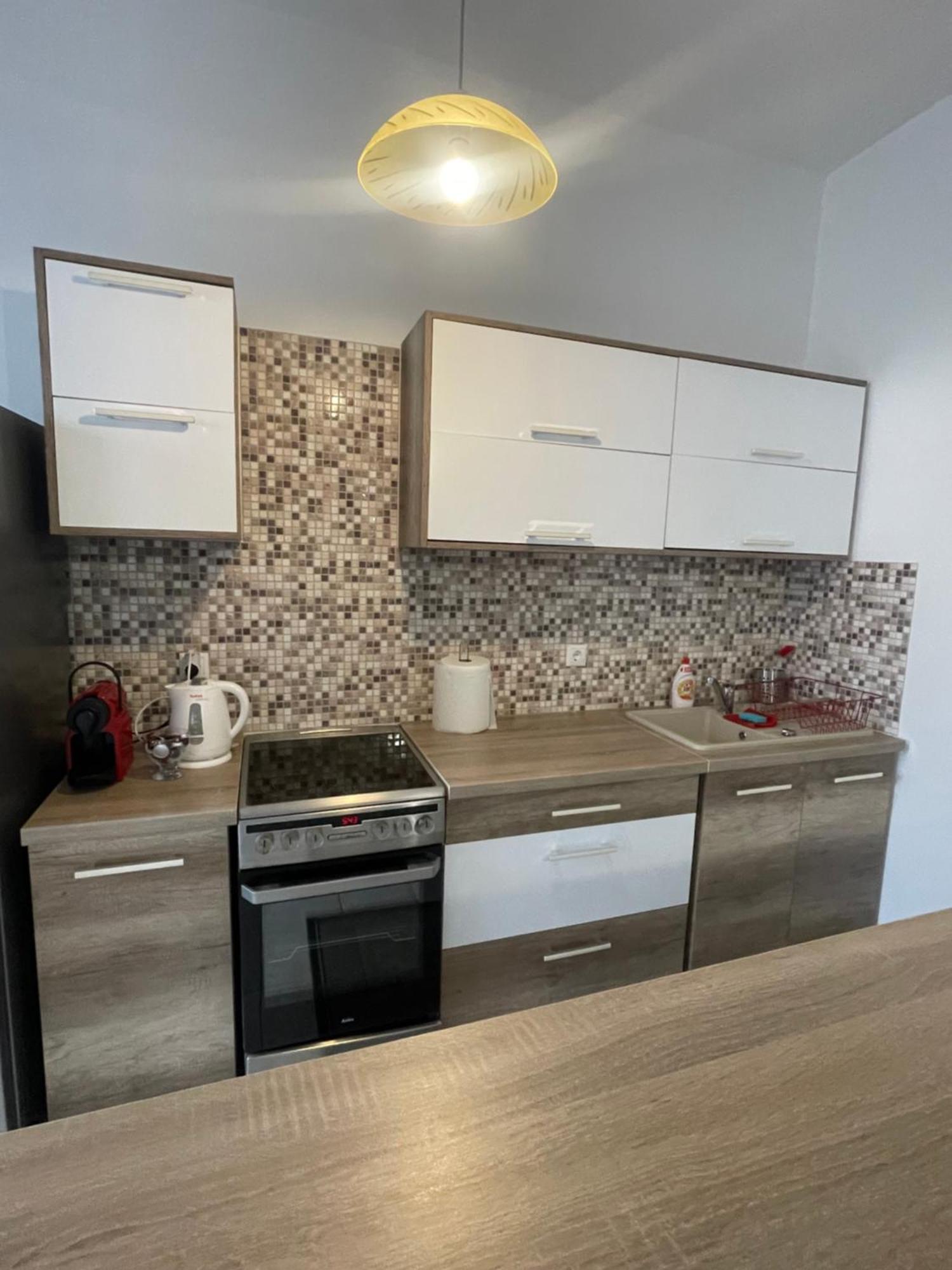 Palank Apartman Mosonmagyaróvár Exterior foto