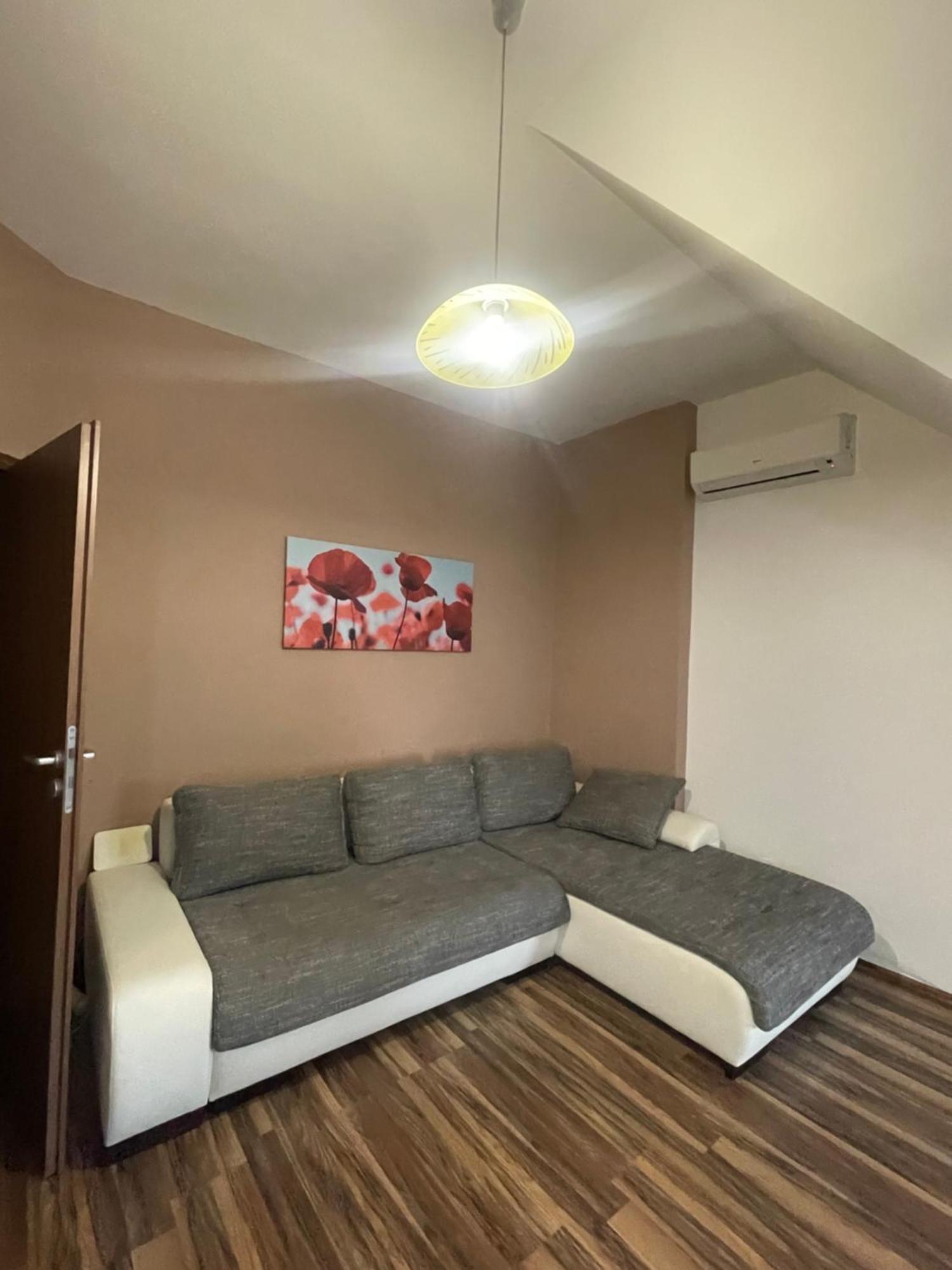 Palank Apartman Mosonmagyaróvár Exterior foto