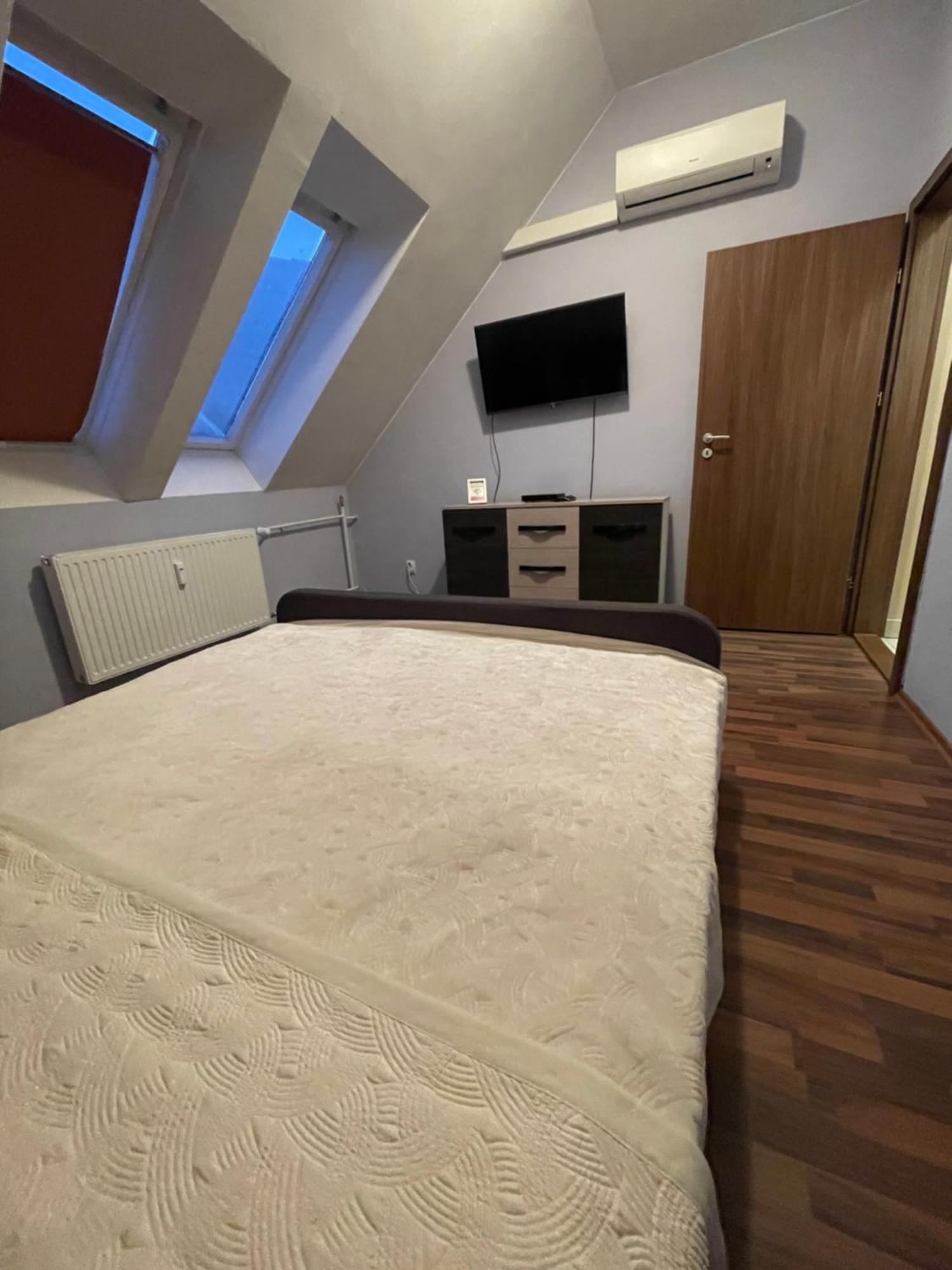 Palank Apartman Mosonmagyaróvár Exterior foto