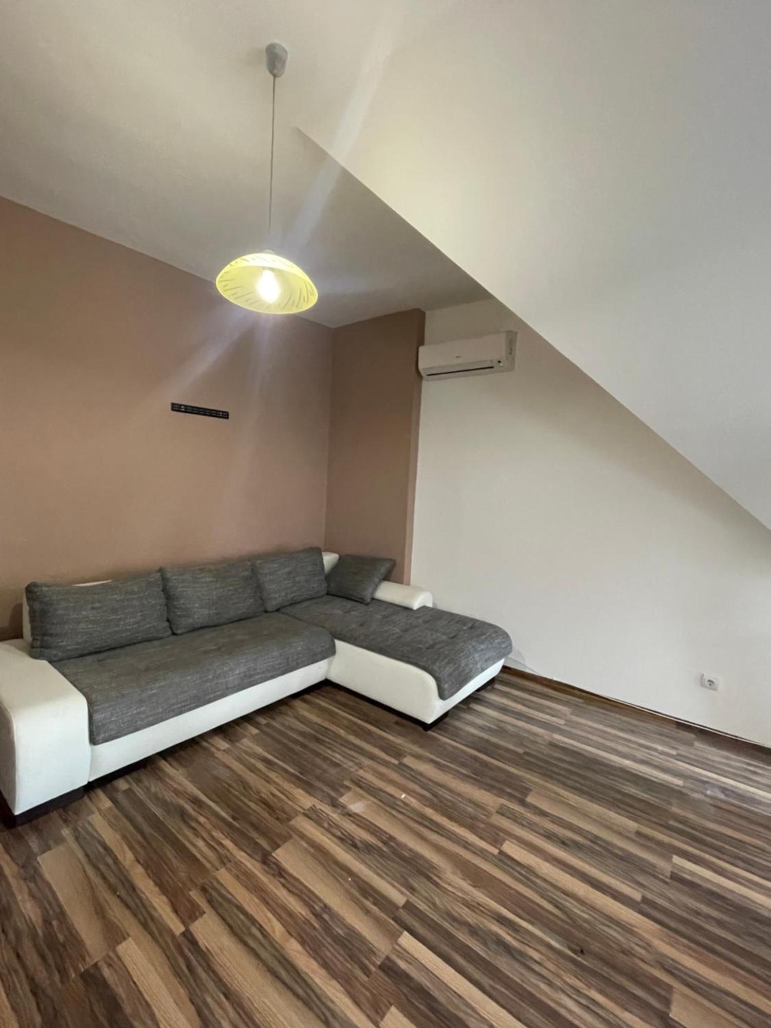 Palank Apartman Mosonmagyaróvár Exterior foto